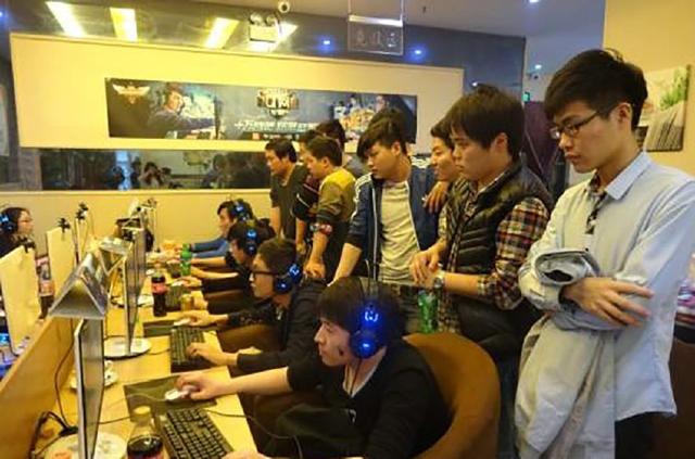 【LPL战报】V5 2-0 RNG：Photic五杀泽丽成功终结RNG连胜