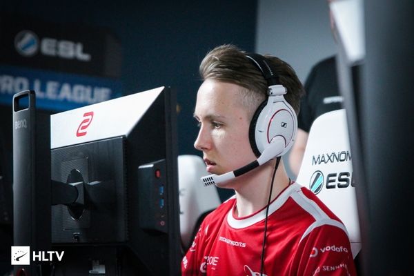 资讯吃鸡自行车铁人三项全能百人大比拼横向赛道！